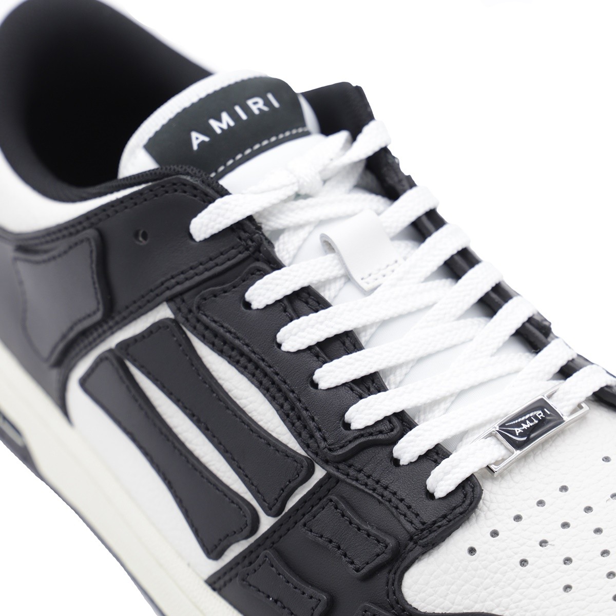 BLACK AND WHITE LEATHER SNEAKERS