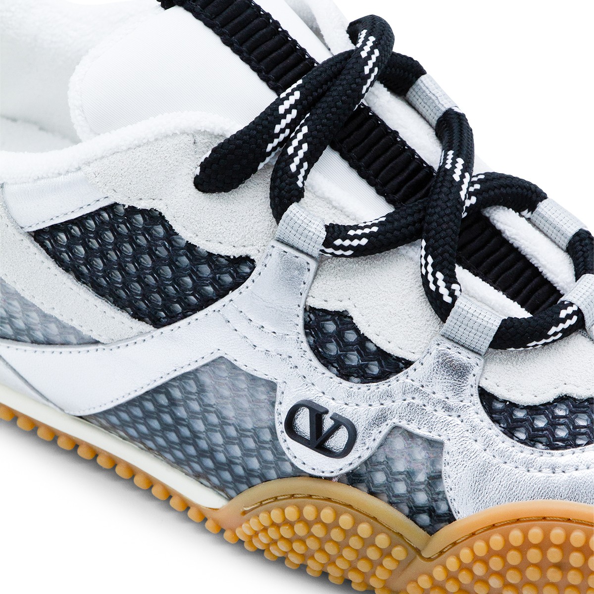 WHITE AND BLACK LEATHER AMPHIBIA...