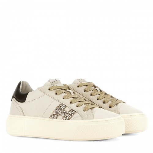 WHITE AND BLACK LEATHER SNEAKERS