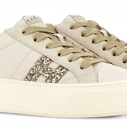 WHITE AND BLACK LEATHER SNEAKERS