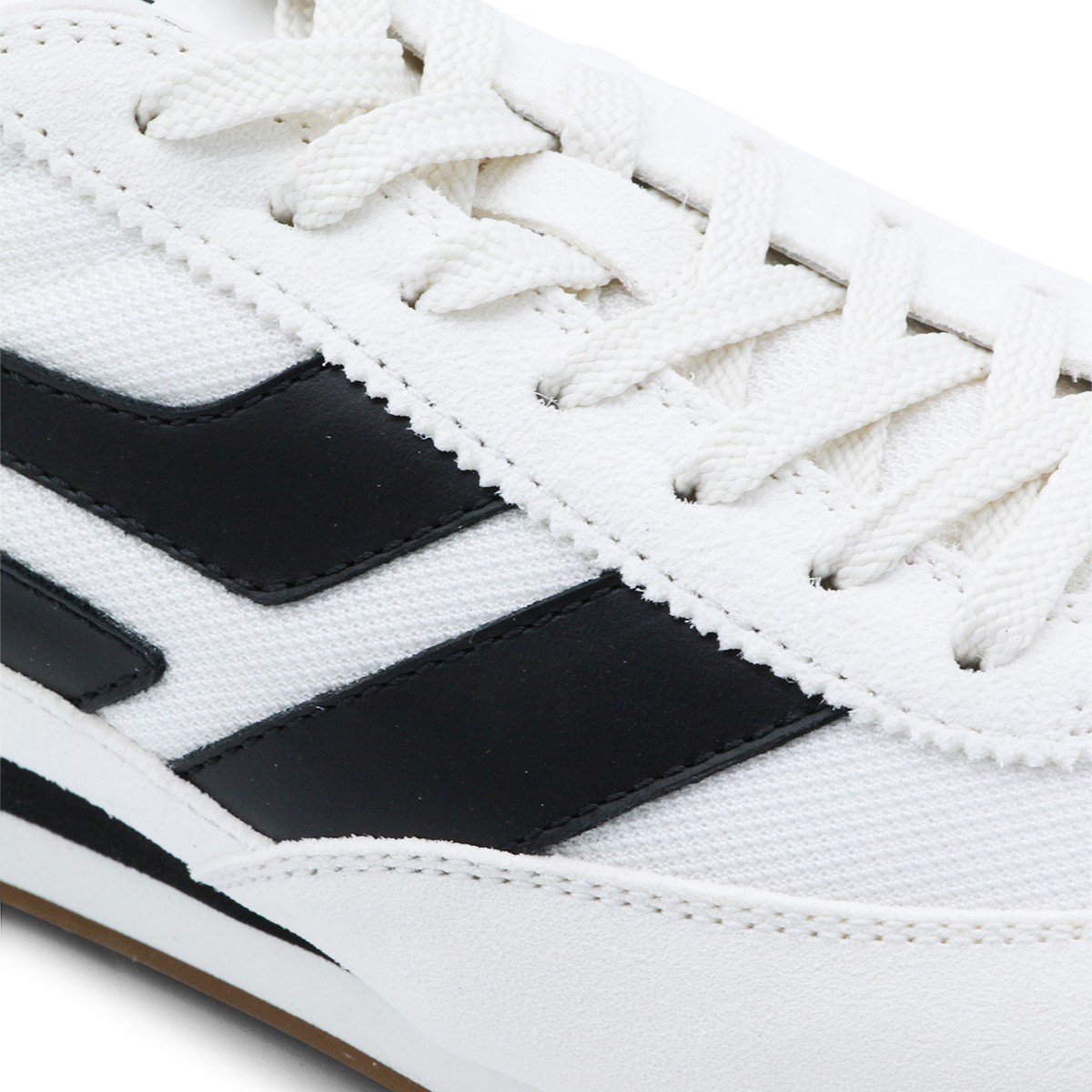 WHITE AND BLACK LEATHER MICK SNEAKERS