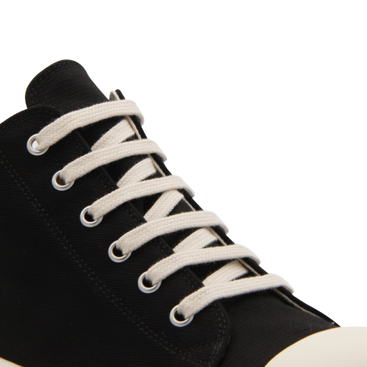BLACK AND WHITE LEATHER LOW SNEAKERS