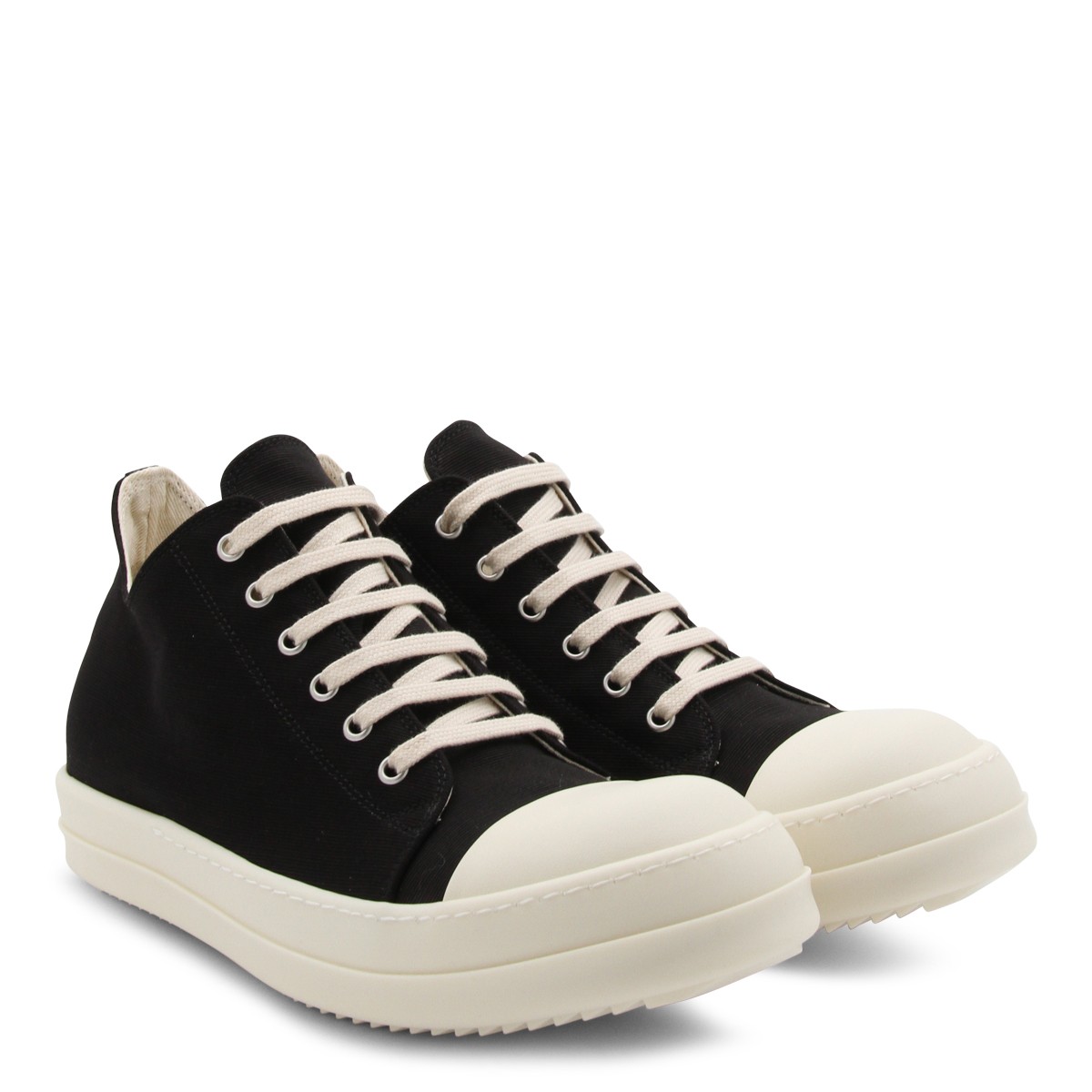 BLACK AND WHITE LEATHER LOW SNEAKERS