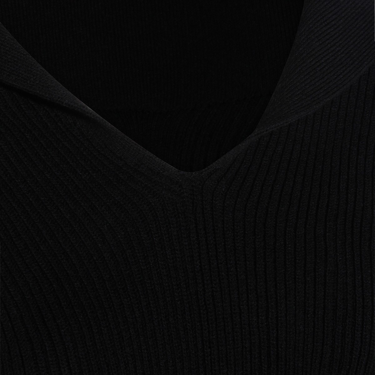 BLACK VIRGIN WOOL CROPPED SWEATER