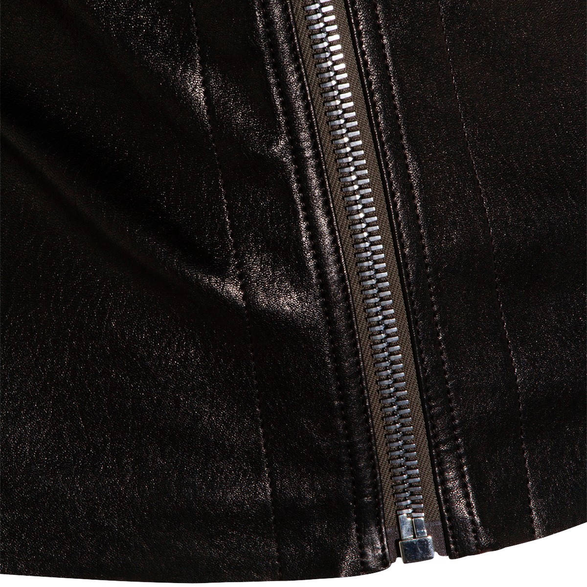 BLACK LEATHER JACKET