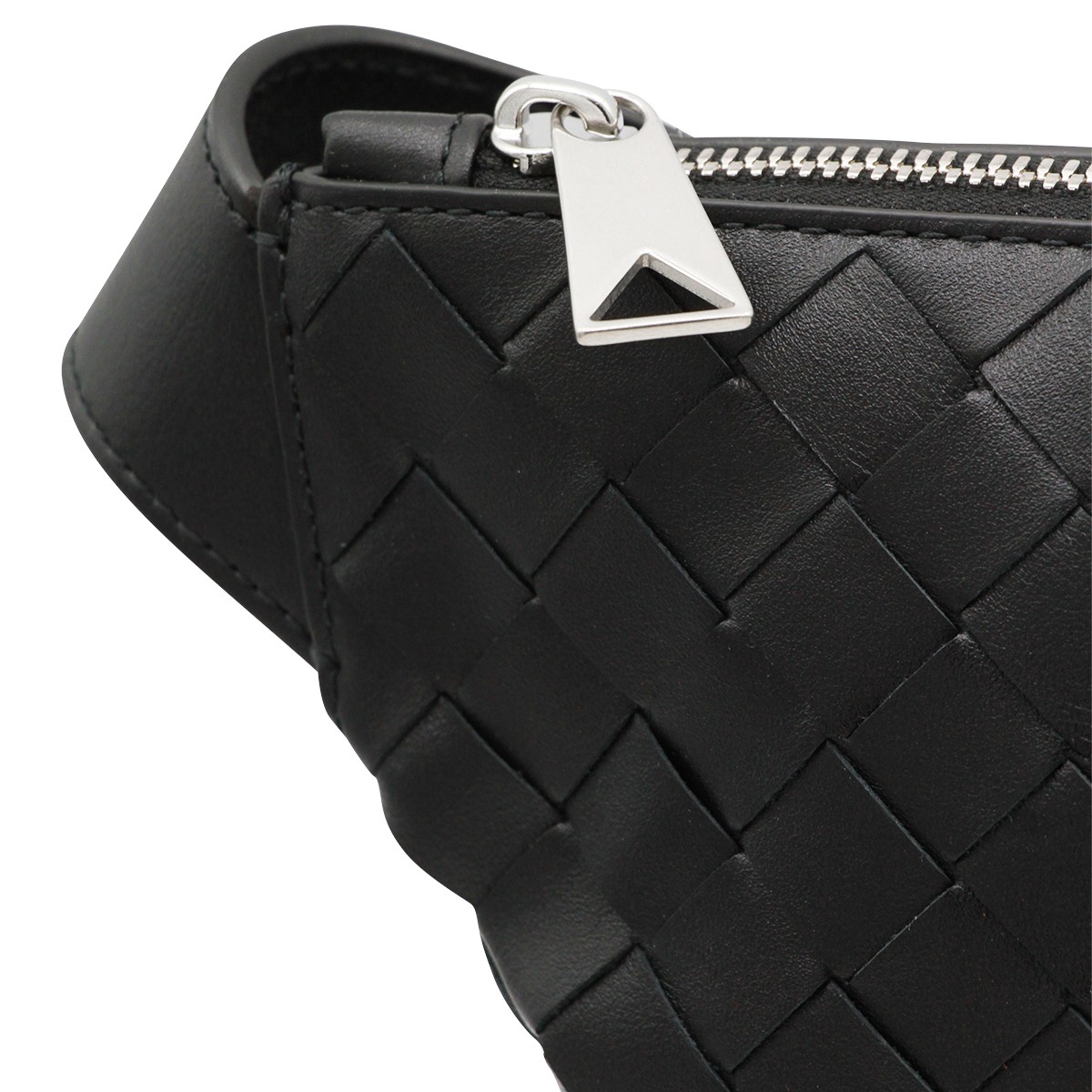 BLACK LEATHER DAY SLING BAG