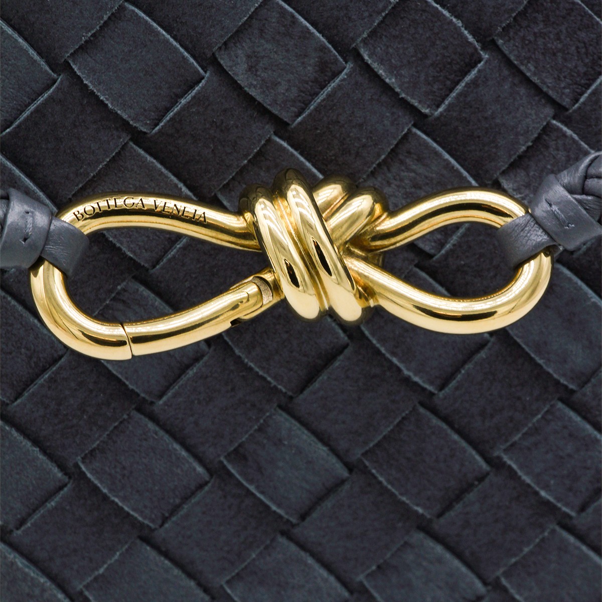 BLUE LEATHER ANDIAMO BAG