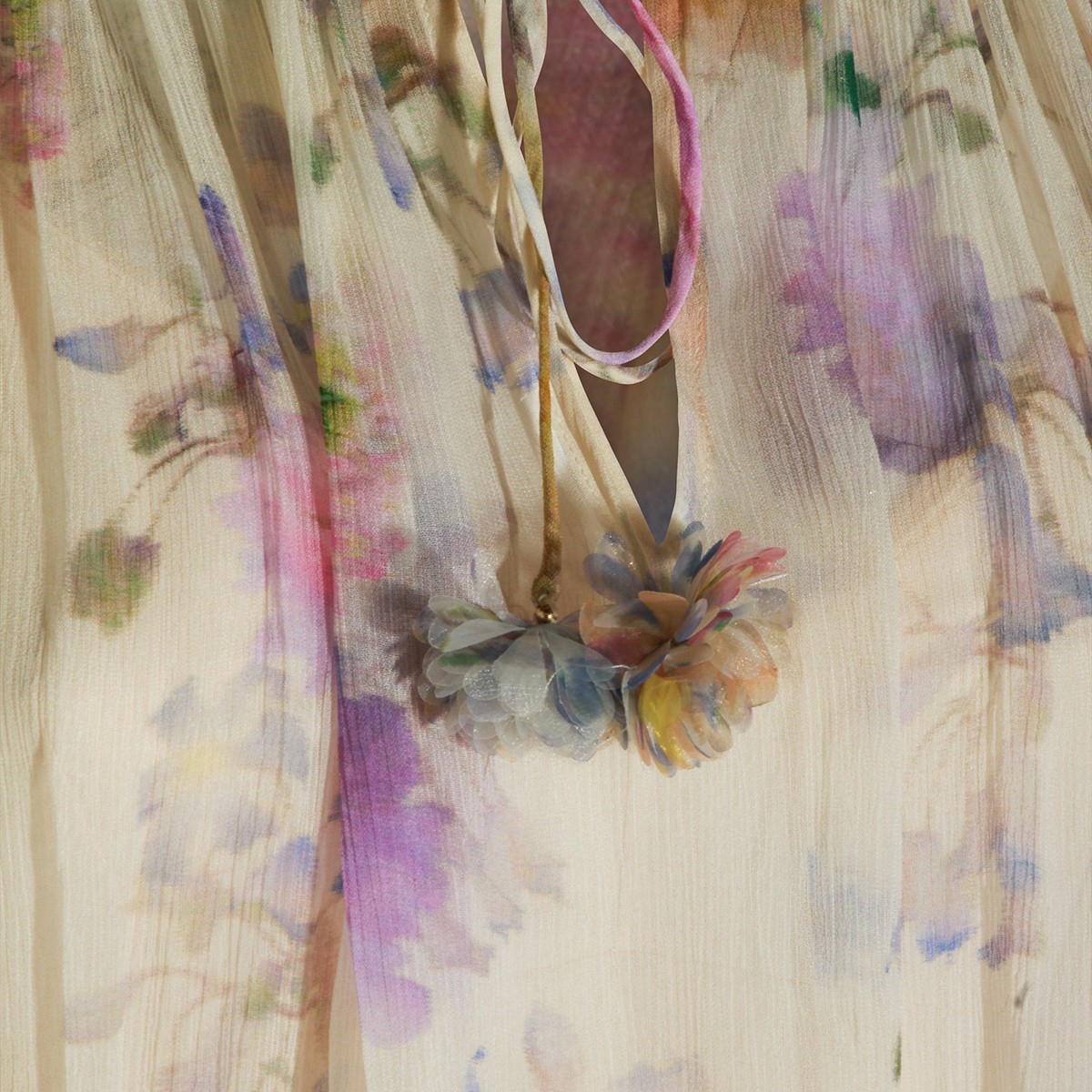 CREAM DAHLIA VISCOSE TOP