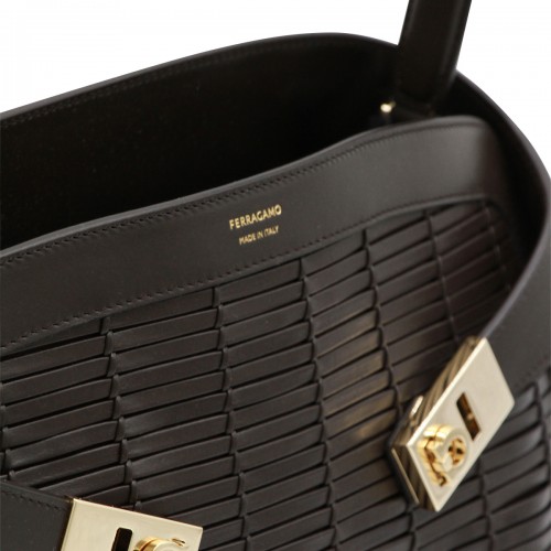 BROWN LEATHER HUG SHOULDER BAG 