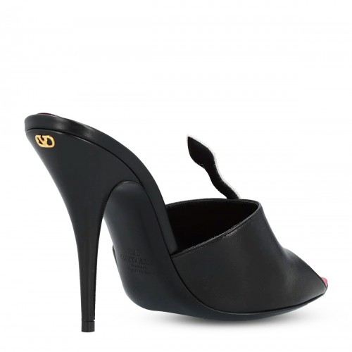 BLACK LEATHER SANDALS