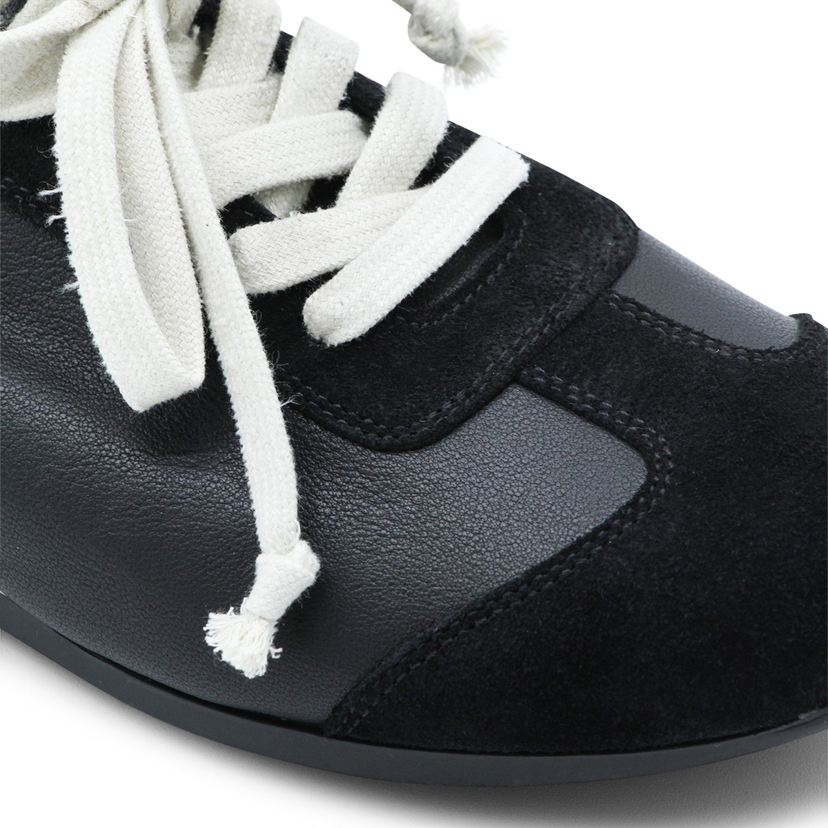 BLACK LEATHER SNEAKERS