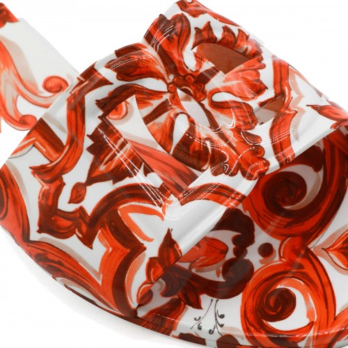 ORANGE AND WHITE FLATS