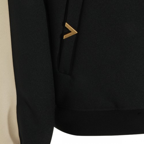 BLACK SWEATSHIRT