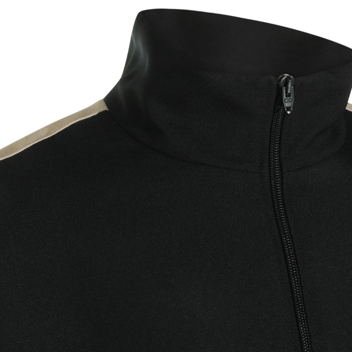 BLACK SWEATSHIRT