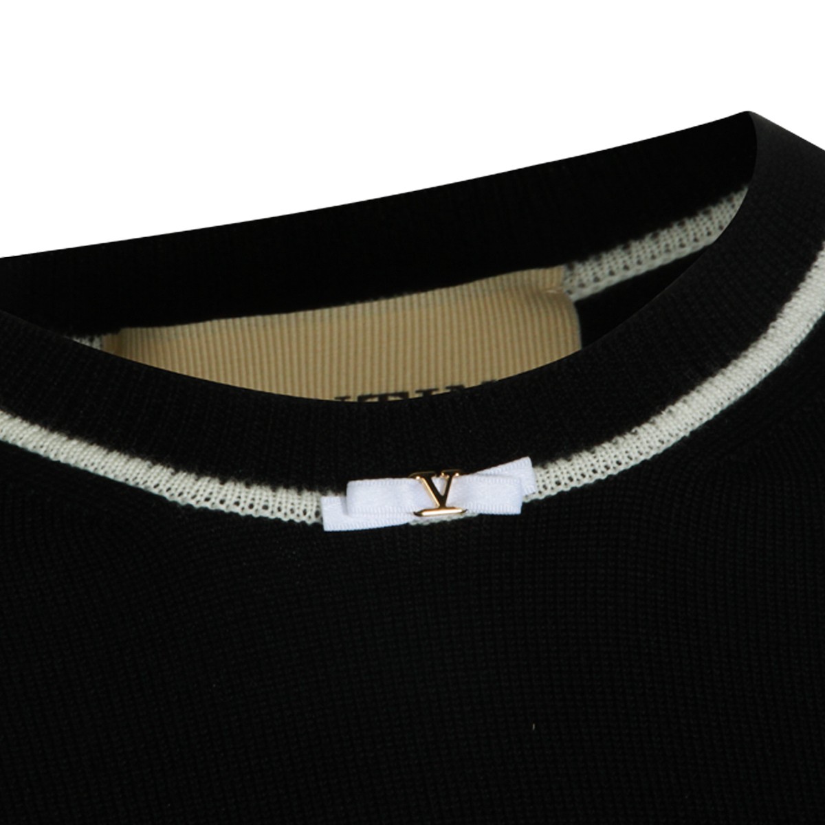 BLACK WOOL KNITWEAR