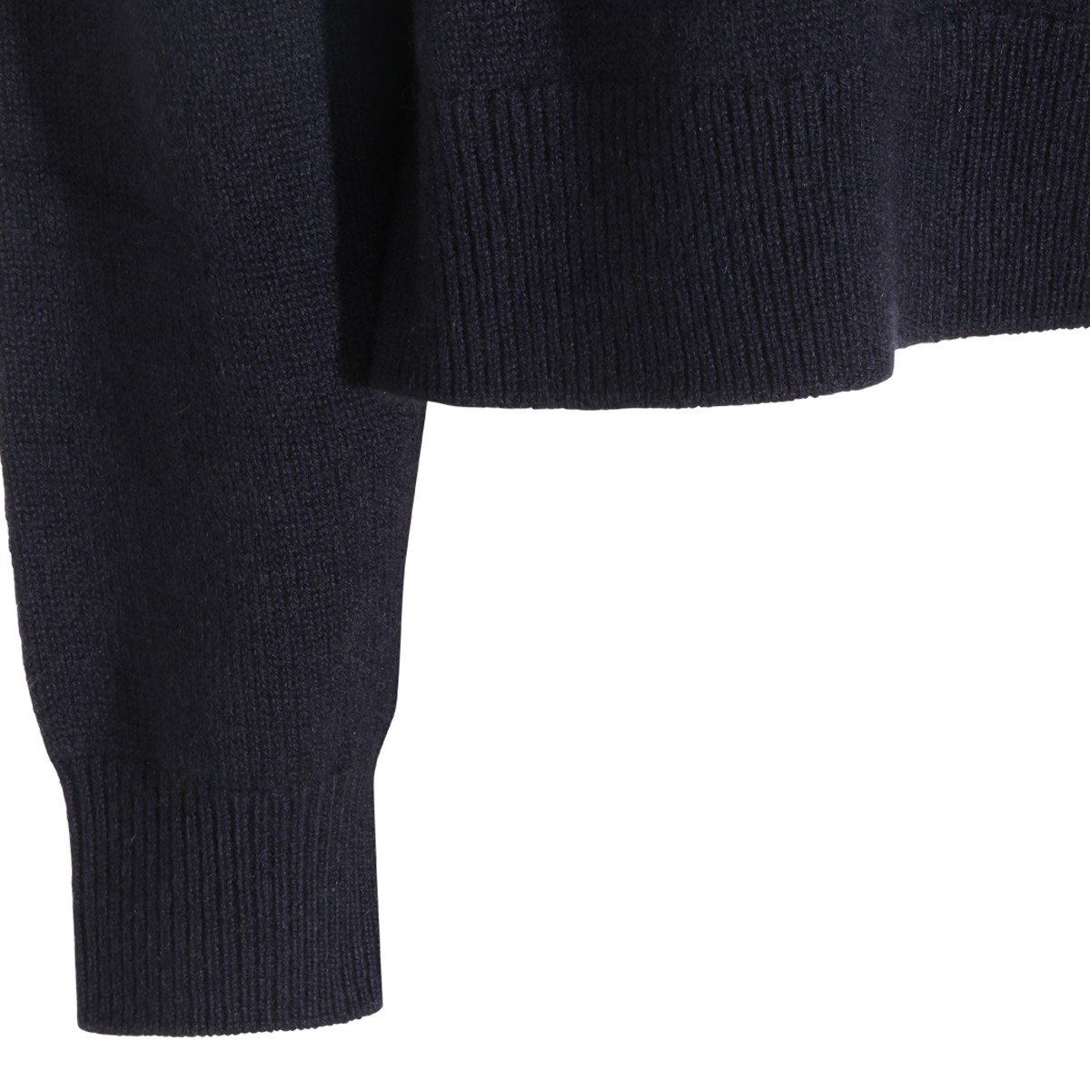 NAVY CASHMERE KNITWEAR