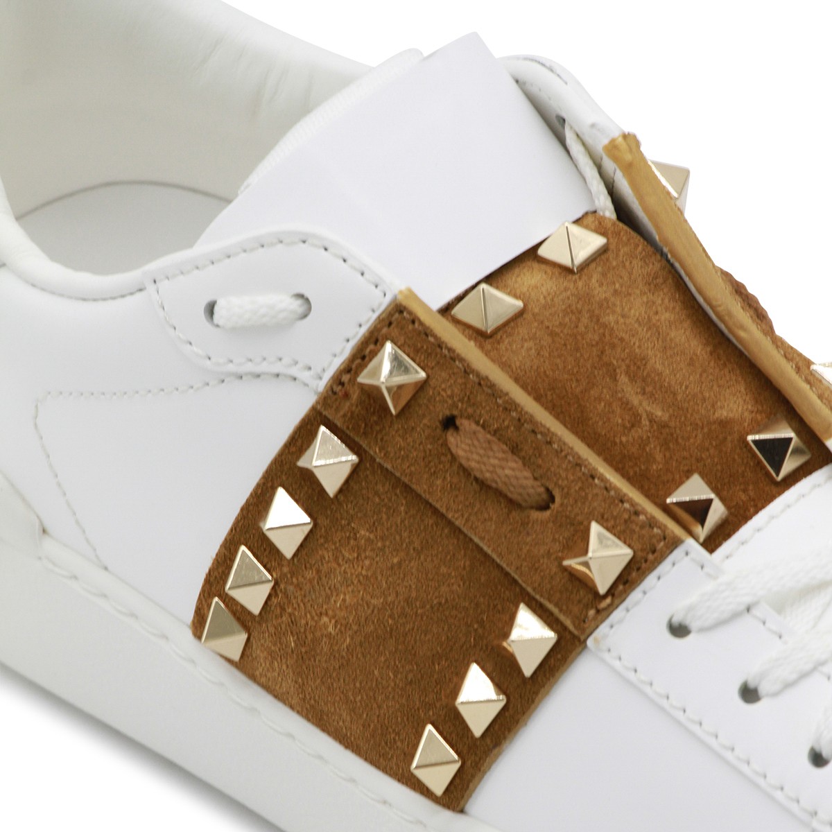 WHITE AND BROWN LEATHER SNEAKERS
