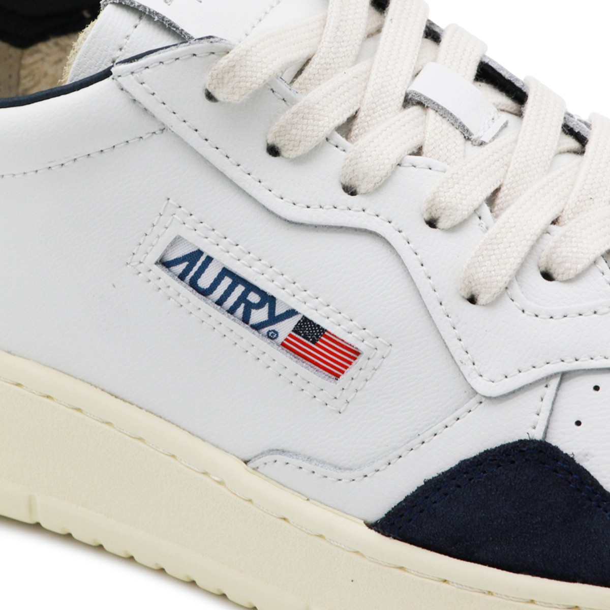 WHITE AND BLUE LEATHER MEDALIST SNEAKERS