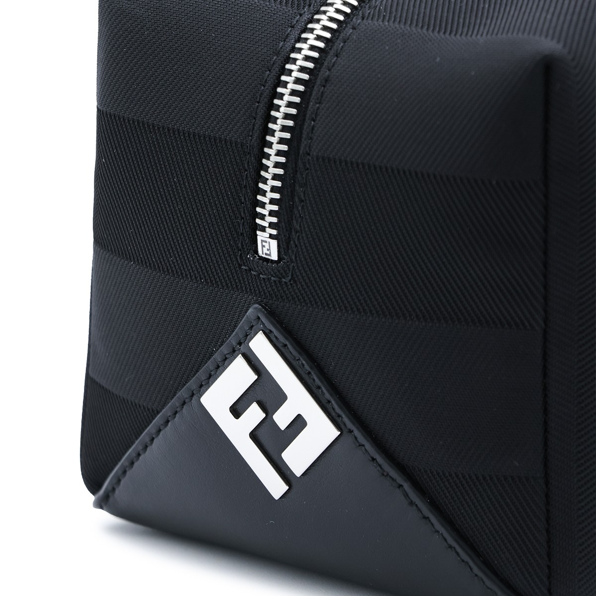 BLACK LUI BEAUTY POUCHE