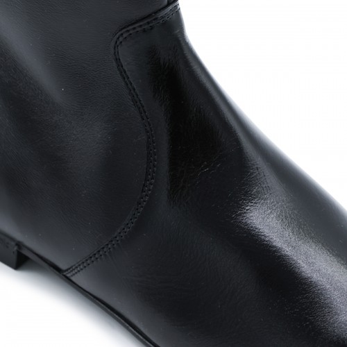BLACK LEATHER BOOTS