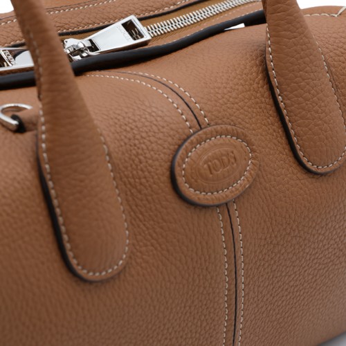 BROWN LEATHER TOP HANDLE BAG