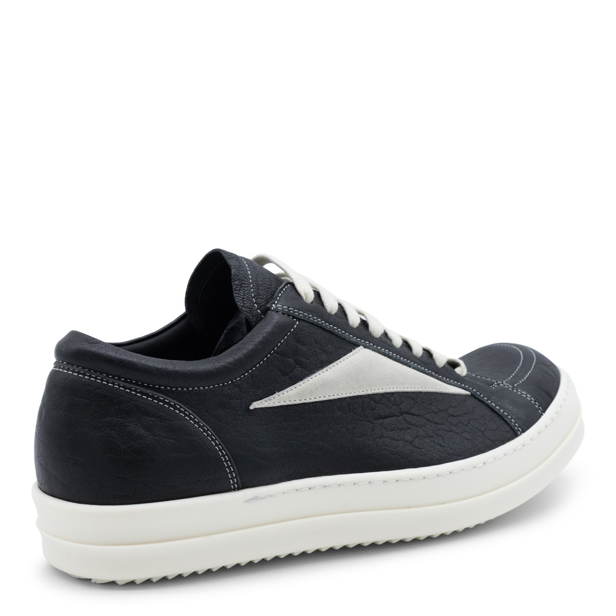 BLACK AND WHITE LEATHER VINTAGE SNEAKERS