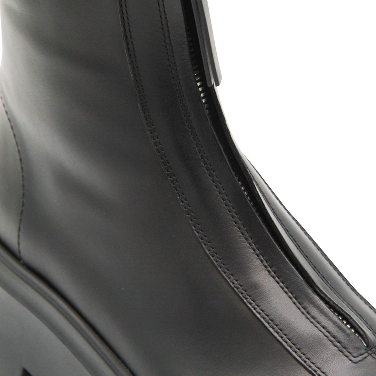 BLACK LEATHER BOOTS