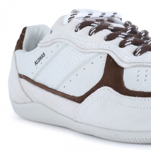 WHITE SNEAKERS
