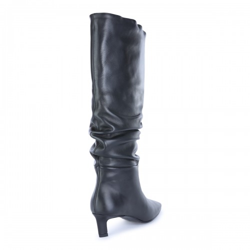 BLACK BOOTS