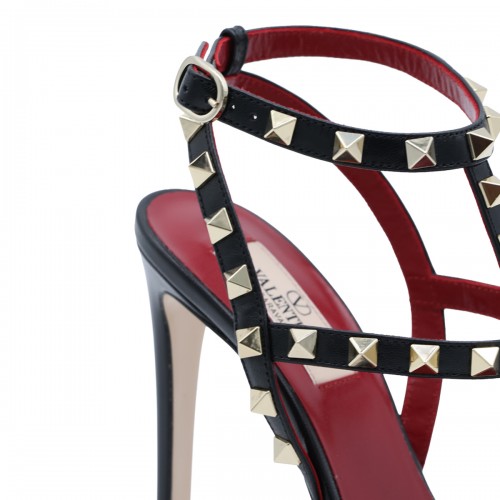BLACK LEATHER ROCKSTUD PUMPS