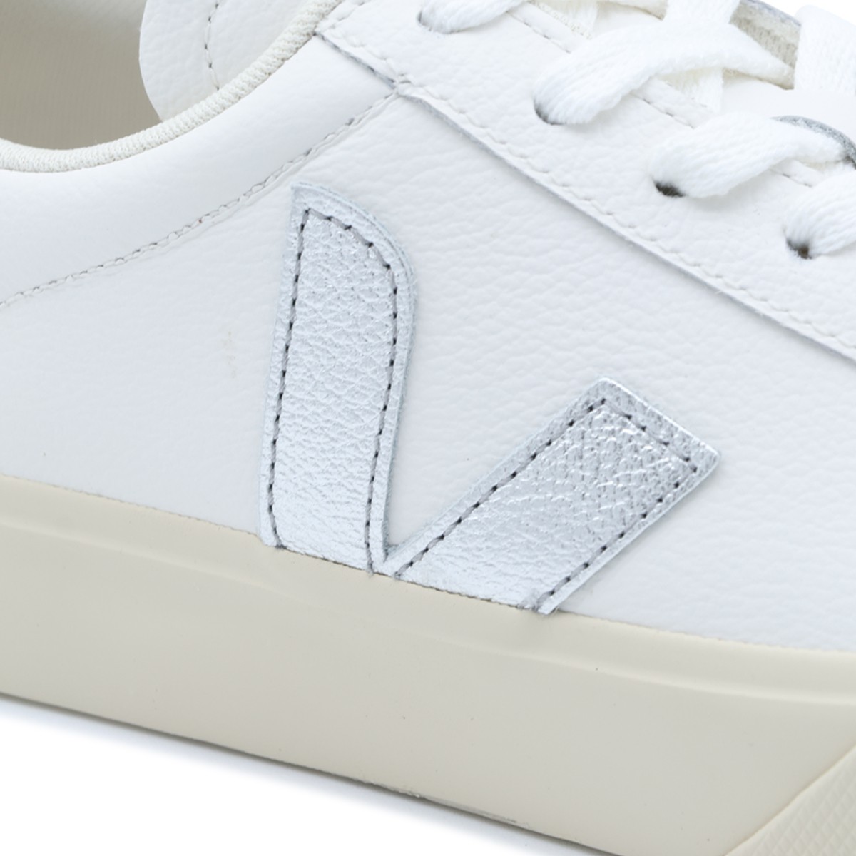 WHITE AND SILVER LEATHER CAMPO SNEAKERS