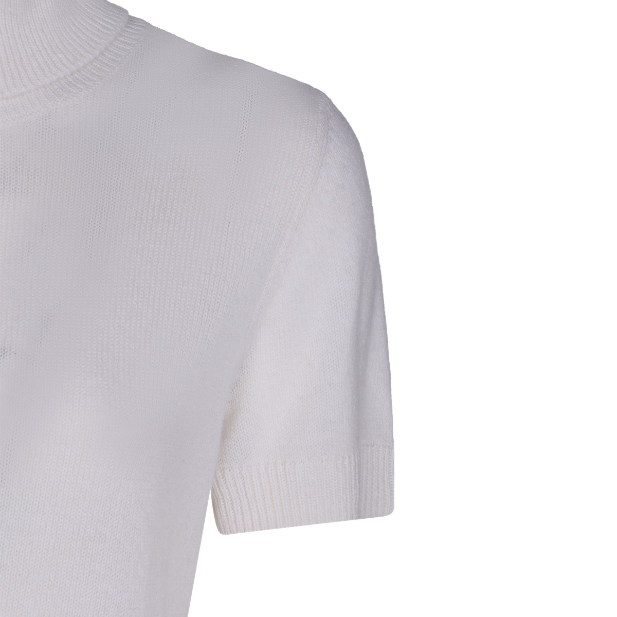 WHITE CASHMERE KNITWEAR