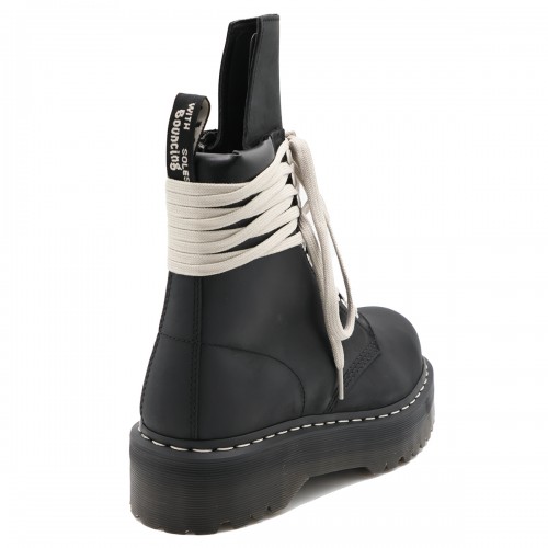 BLACK LEATHER BOOTS