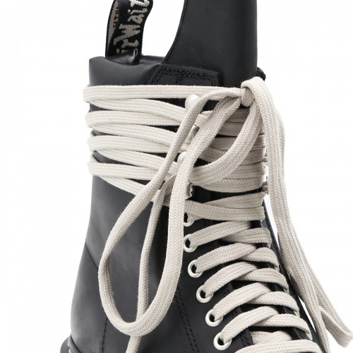 BLACK LEATHER BOOTS