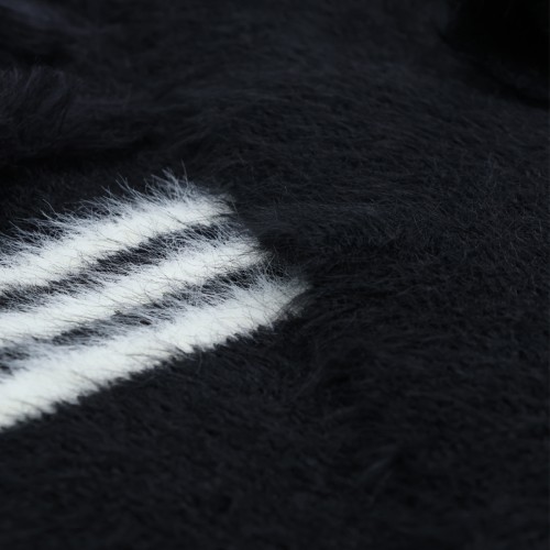 BLACK AND CORE WHITE SCARF