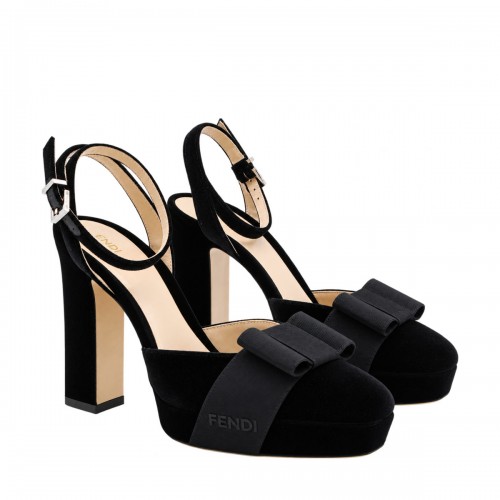 BLACK VELVET PUMPS