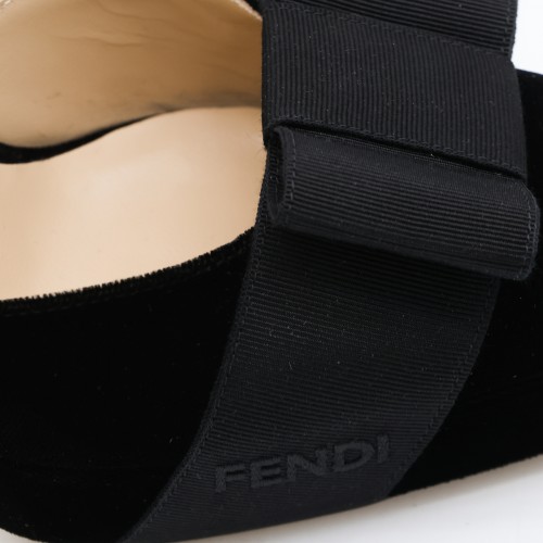 BLACK VELVET PUMPS