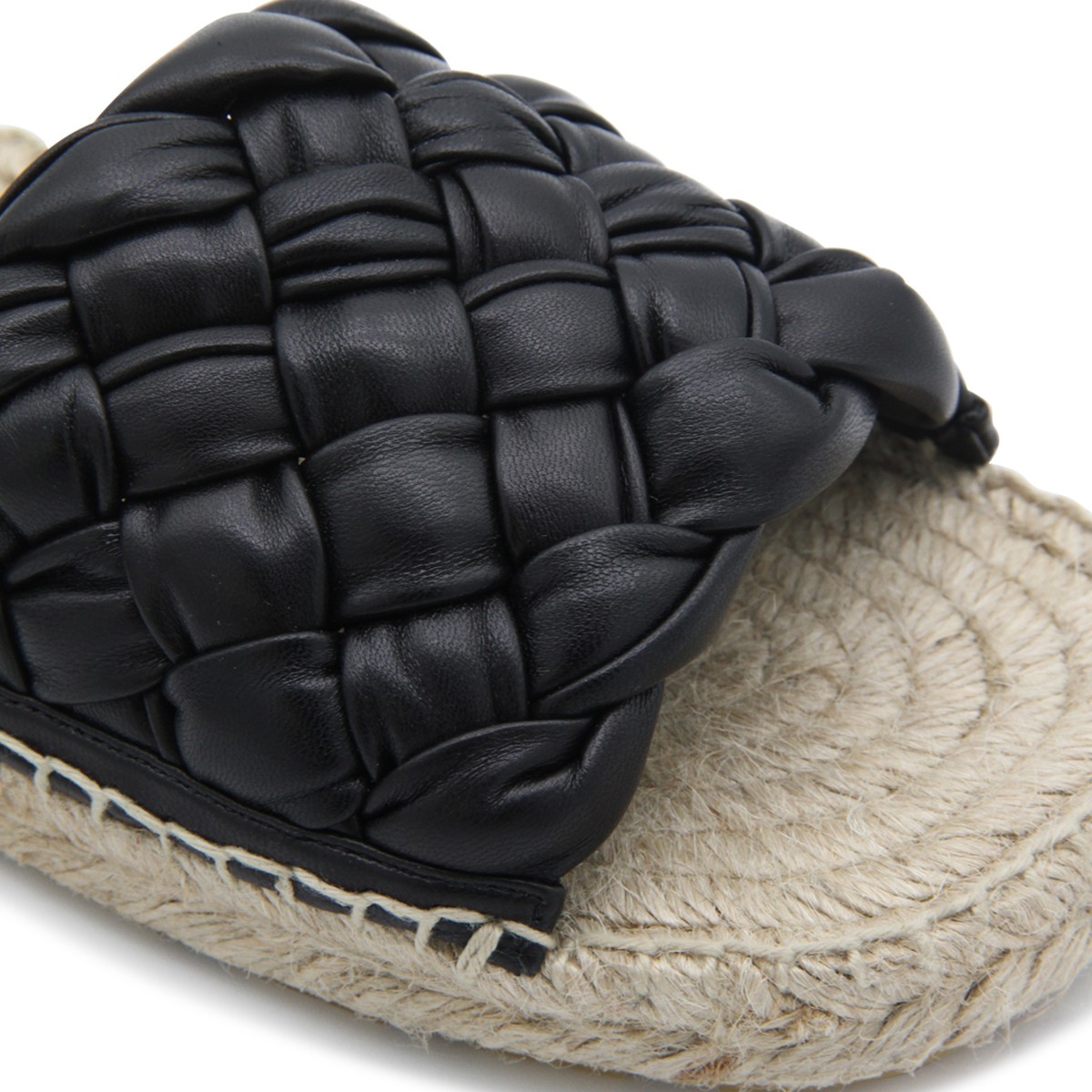 BLACK LEATHER INTRECCIATO SANDALS