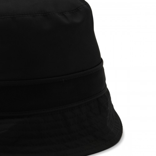 BLACK BUCKET HAT
