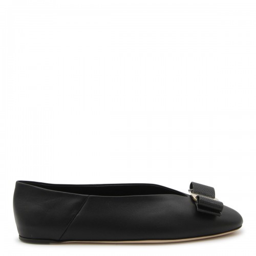 BLACK FLATS