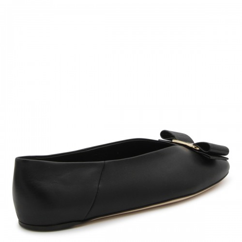 BLACK FLATS