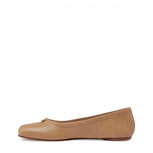 NUDE LEATHER TABI FLATS 