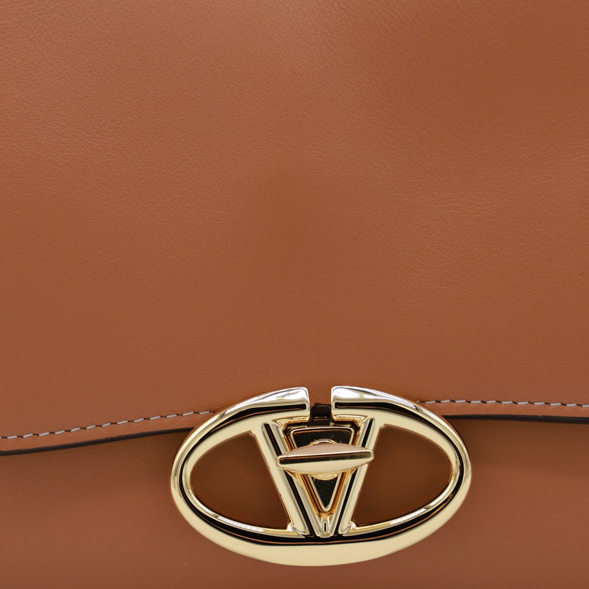 BROWN LEATHER OVHAL SHOULDER BAG BROWN LEATHER OVHAL SHOULDER BAG