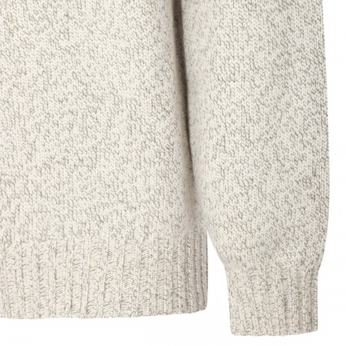 WHITE WOOL KNITWEAR