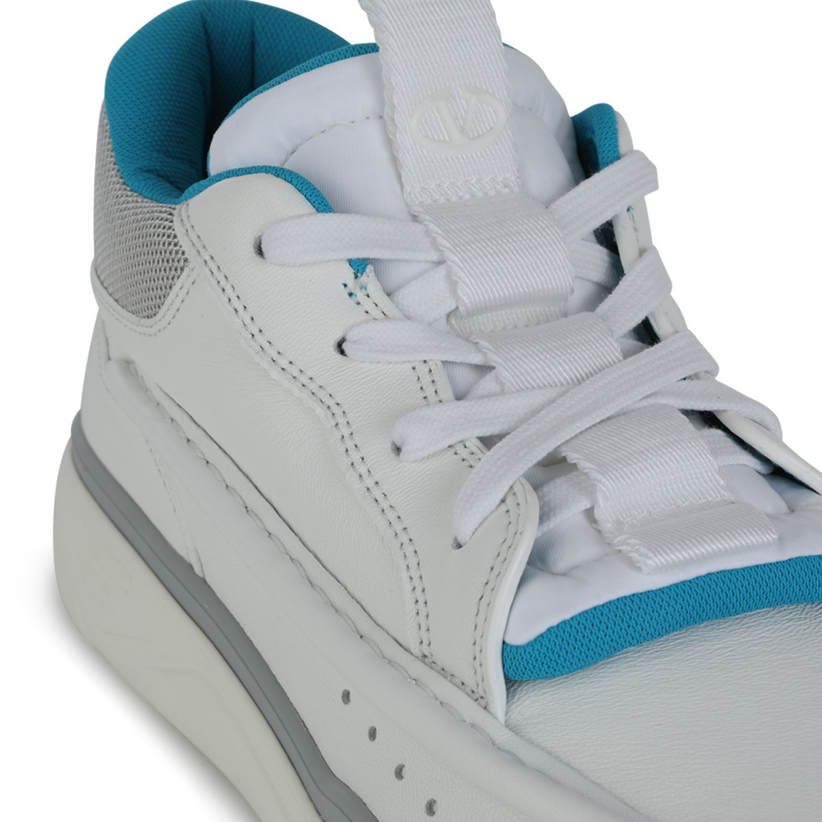 WHITE SNEAKERS WHITE SNEAKERS