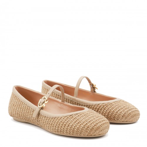 BEIGE FLATS