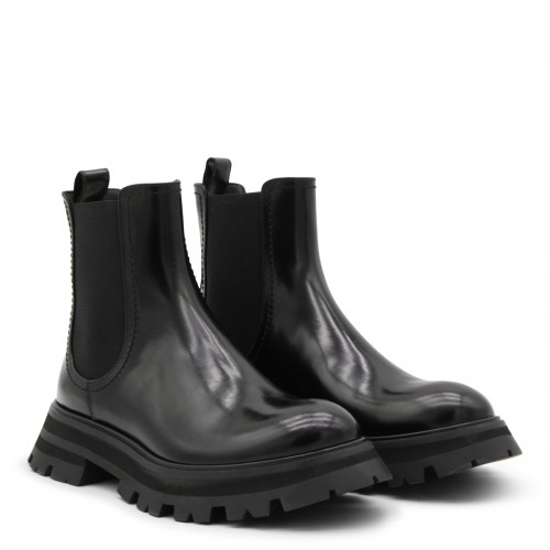 BLACK LEATHER CHELSEA BOOTS