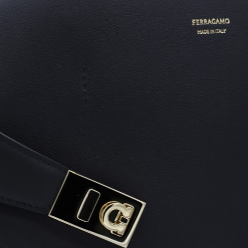 BLACK LEATHER HUG L TOP HANDLE BAG