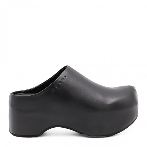 BLACK LEATHER SANDALS