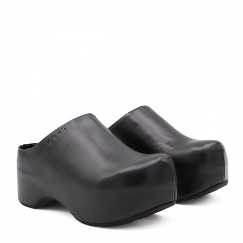 BLACK LEATHER SANDALS